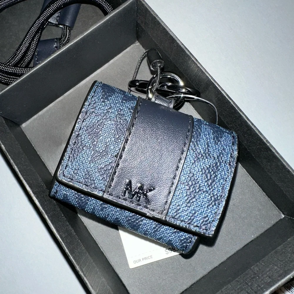 COPY - MICHAEL KOORS AIRPODS PRO CASE